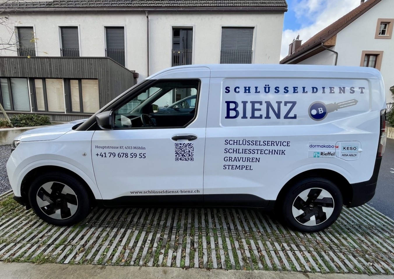 1761941402post_image54